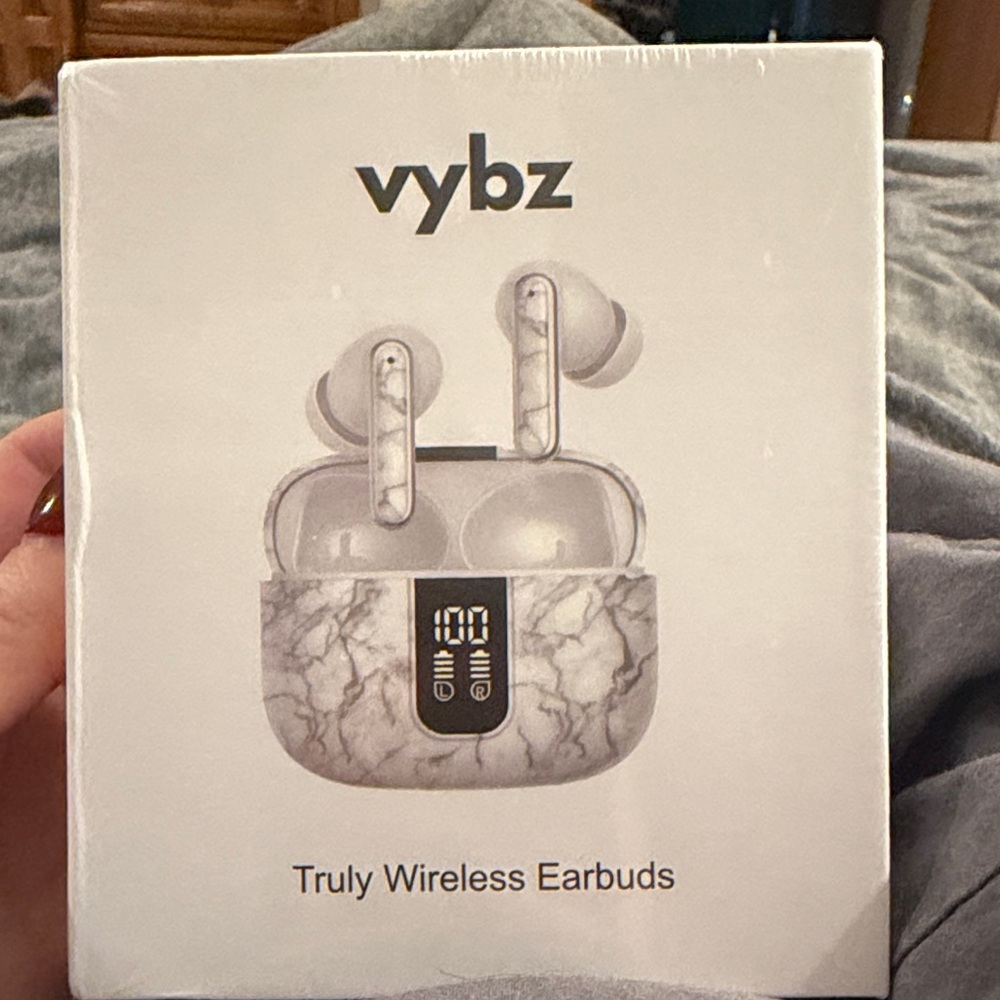 White Wireless Earbuds